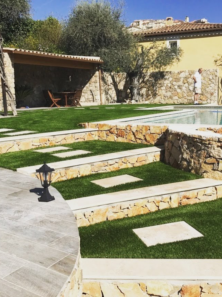 Jardin et gazon aménagés par ATCP à Nice