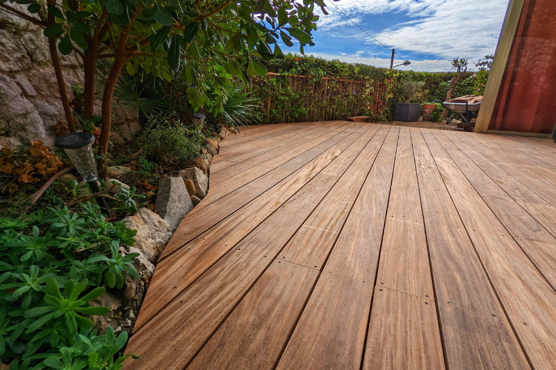 Création de terrasse en bois à Nice par ATCP